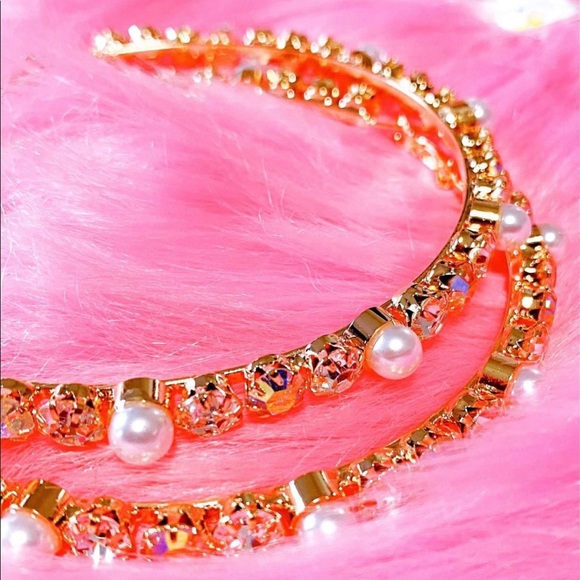 3.5in Pearl & Crystal Hoop Earrings Gold Sparkle - Picture 3 of 9